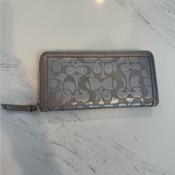Coach Metallic Zippy Wallet - Picture 1 of 7